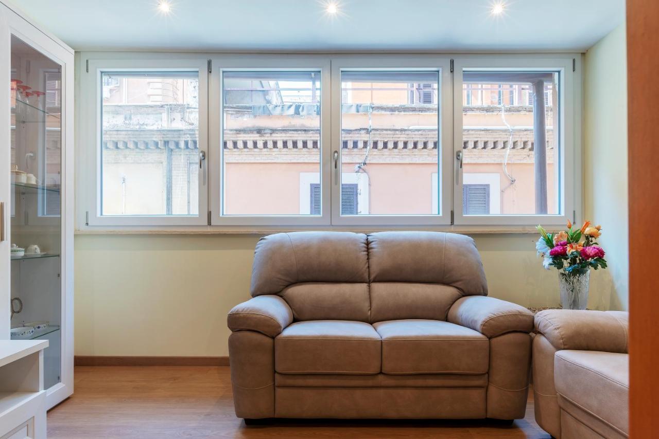 Termini Station Elegant And Roomy Apartment Рим Екстер'єр фото