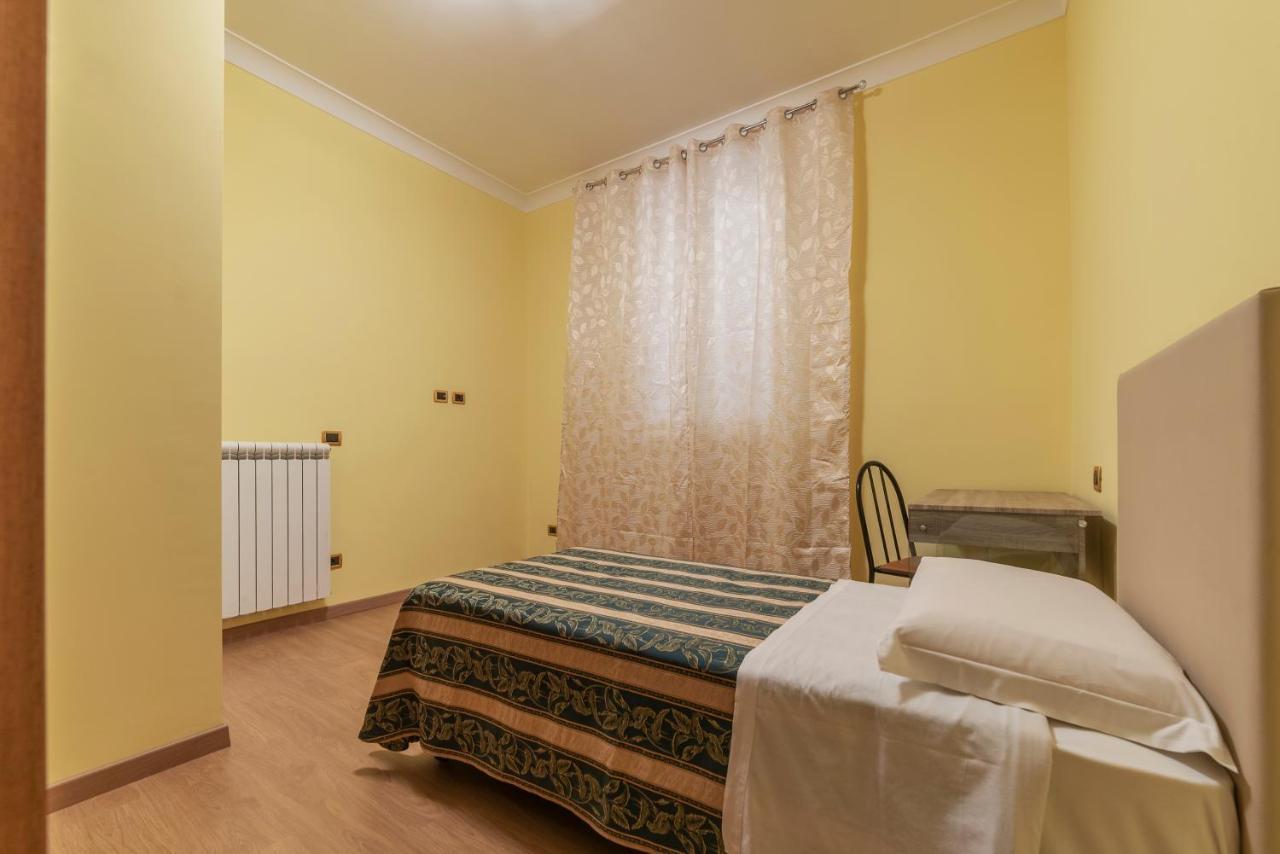Termini Station Elegant And Roomy Apartment Рим Екстер'єр фото