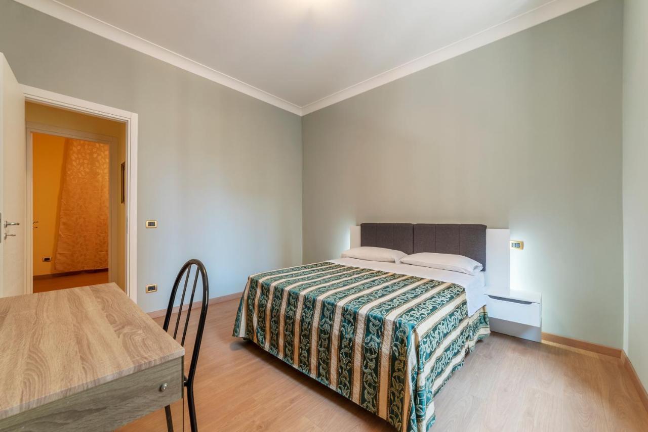 Termini Station Elegant And Roomy Apartment Рим Екстер'єр фото