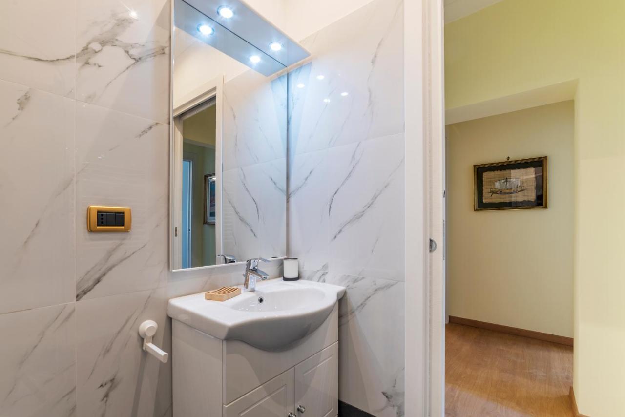 Termini Station Elegant And Roomy Apartment Рим Екстер'єр фото